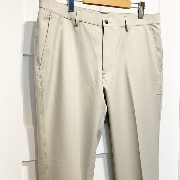 Haggar Men’s 36x30 Activewear Beige Pants Golf - Picture 2 of 10